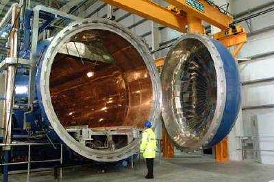 Autoclave used for creep forming process